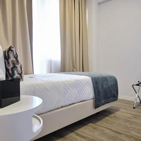Patria Hotel *