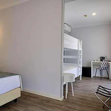 Patria Hotel *