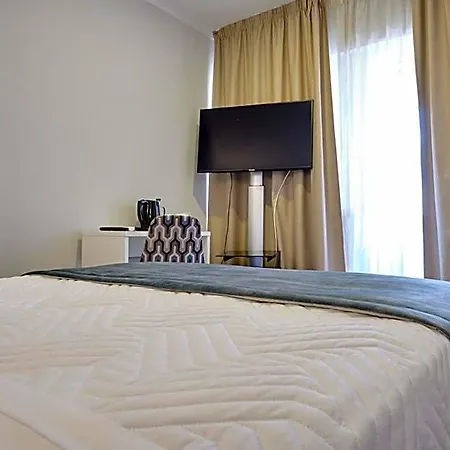 Patria Hotel *